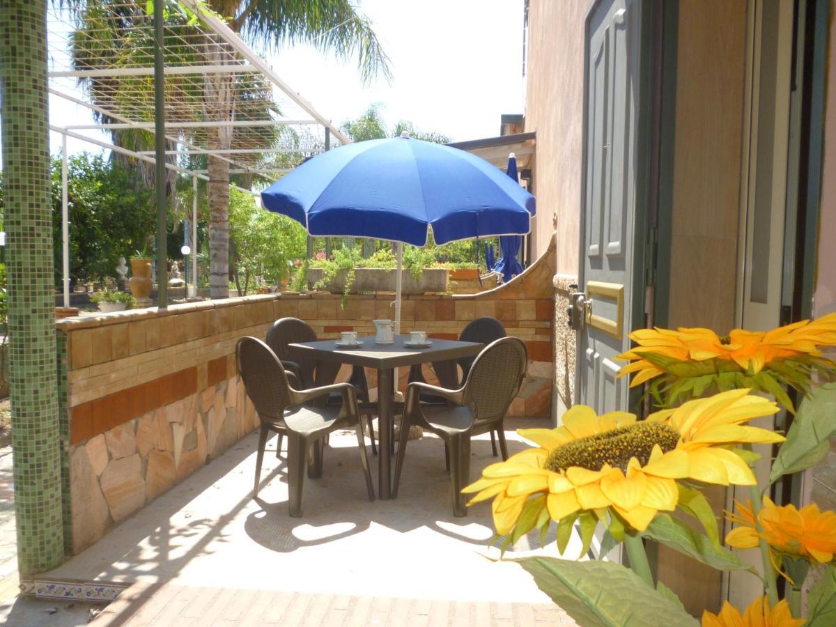 Holiday Maison Villa Arci Giardini Naxos Esterno foto