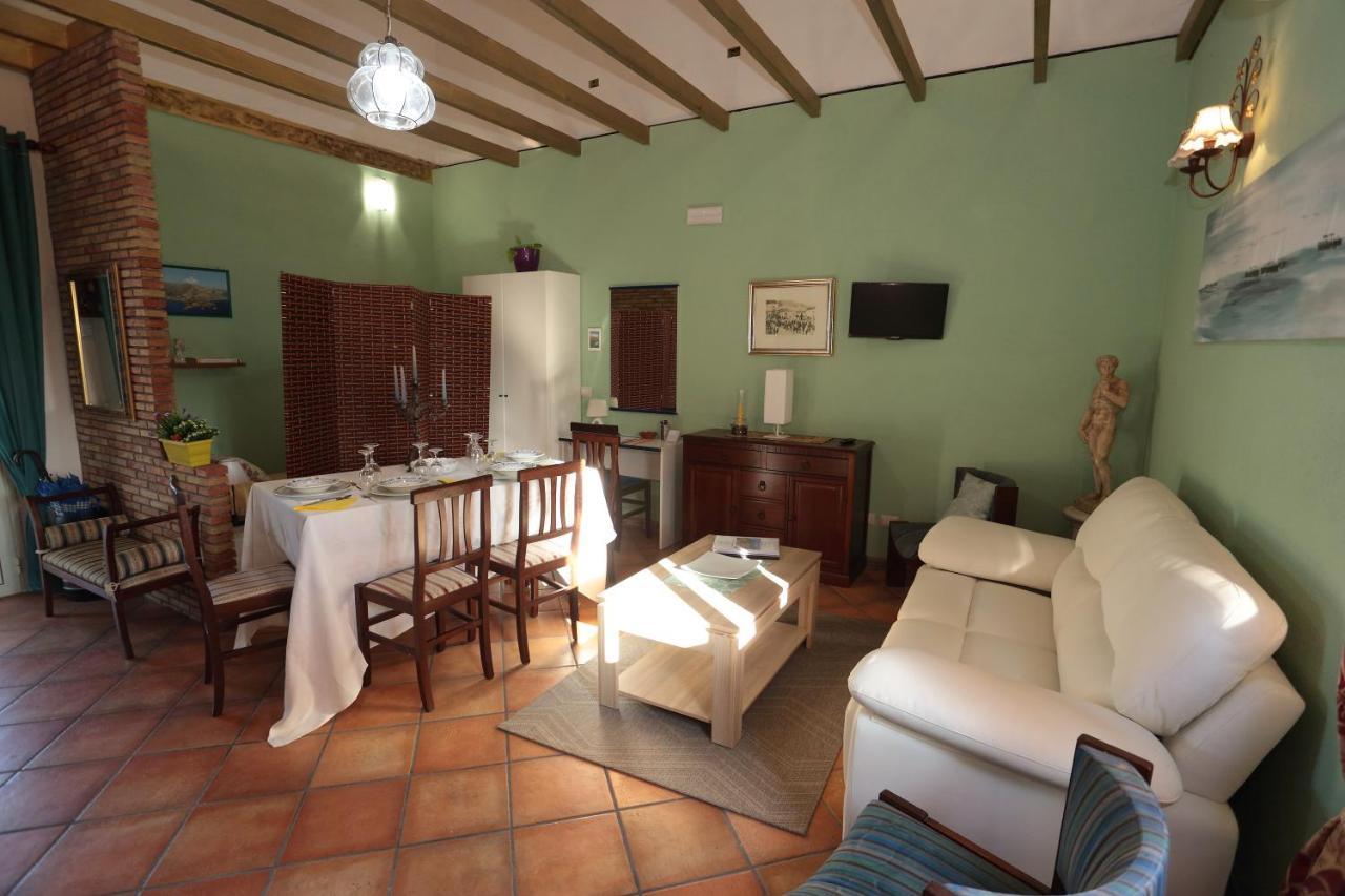 Holiday Maison Villa Arci Giardini Naxos Esterno foto