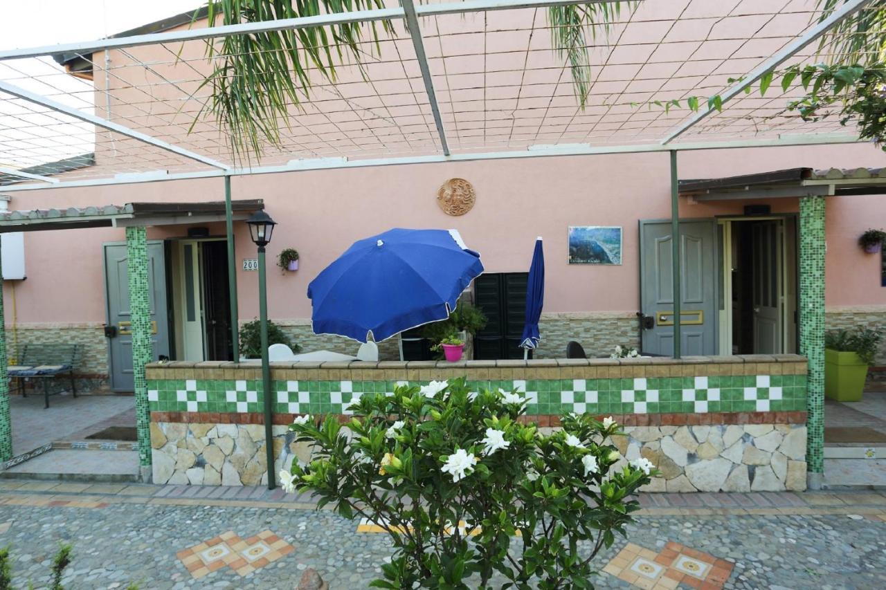 Holiday Maison Villa Arci Giardini Naxos Esterno foto