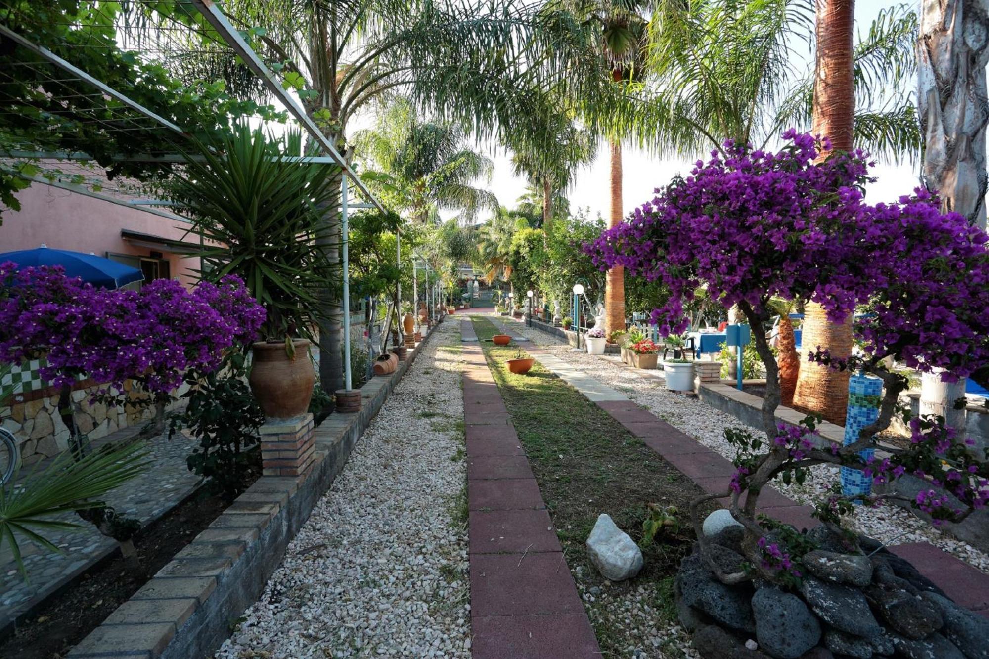Holiday Maison Villa Arci Giardini Naxos Esterno foto